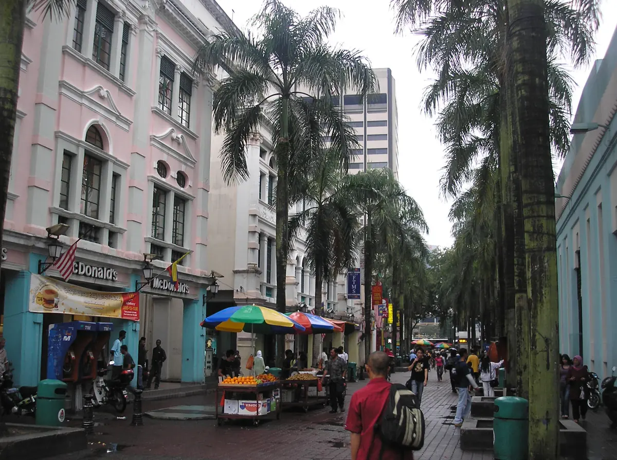 Walking Between KL Stations